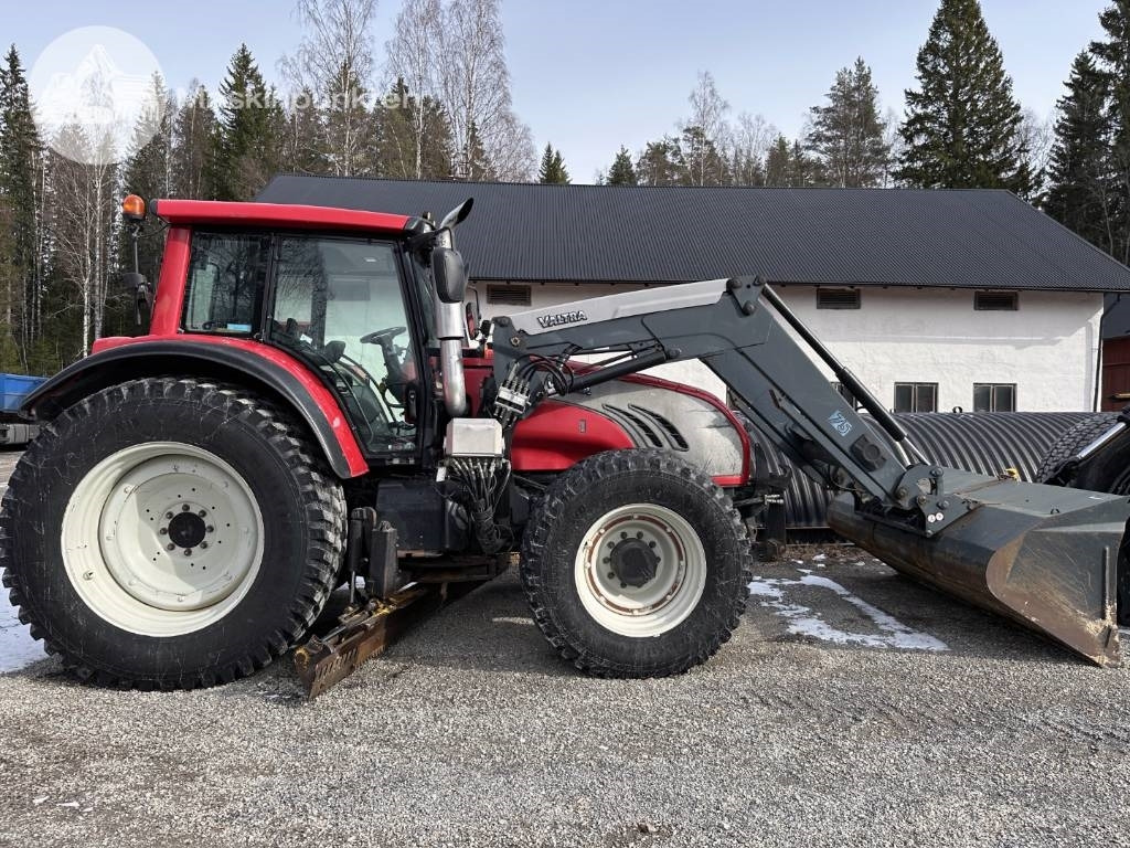 Valtra T 202 - Traktor: obrázek 4 Valtra T 202 - Traktor: obrázek 4