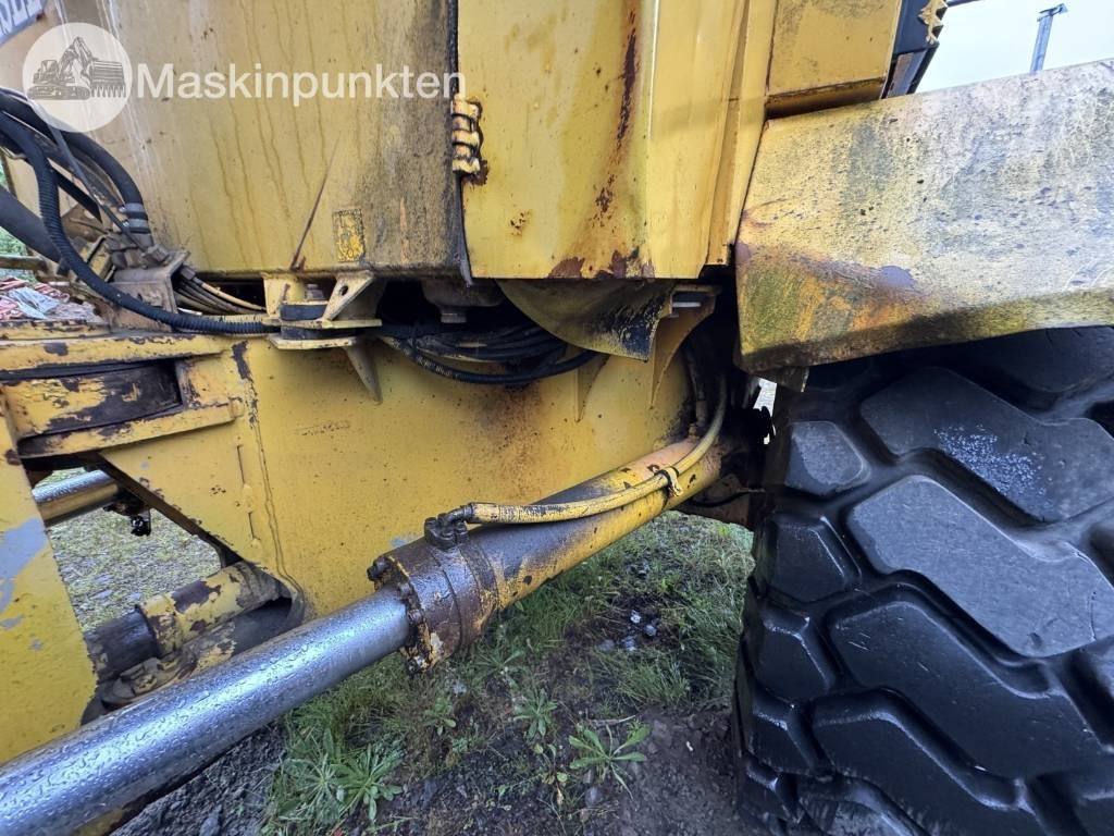 Kloubový sklápěč Volvo BM A 20: obrázek 38