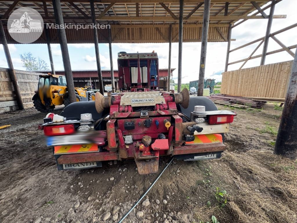 Volvo FH 16 550 - Hákový nosič kontejnerů: obrázek 3 Volvo FH 16 550 - Hákový nosič kontejnerů: obrázek 3