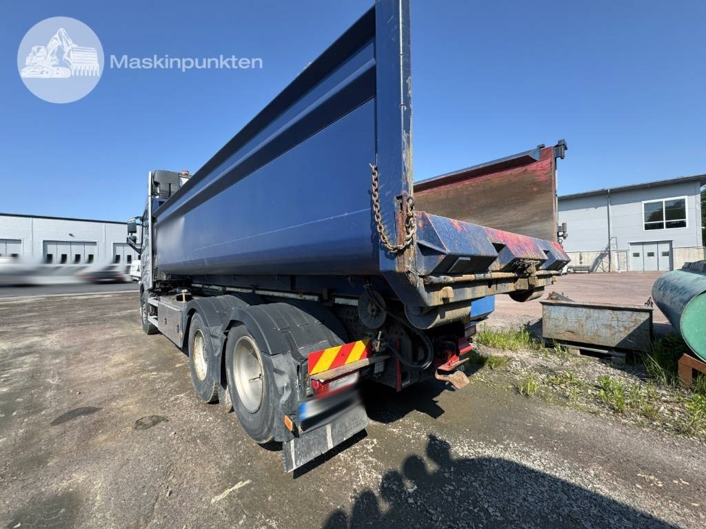 Volvo FH 16 750 - Hákový nosič kontejnerů: obrázek 4 Volvo FH 16 750 - Hákový nosič kontejnerů: obrázek 4