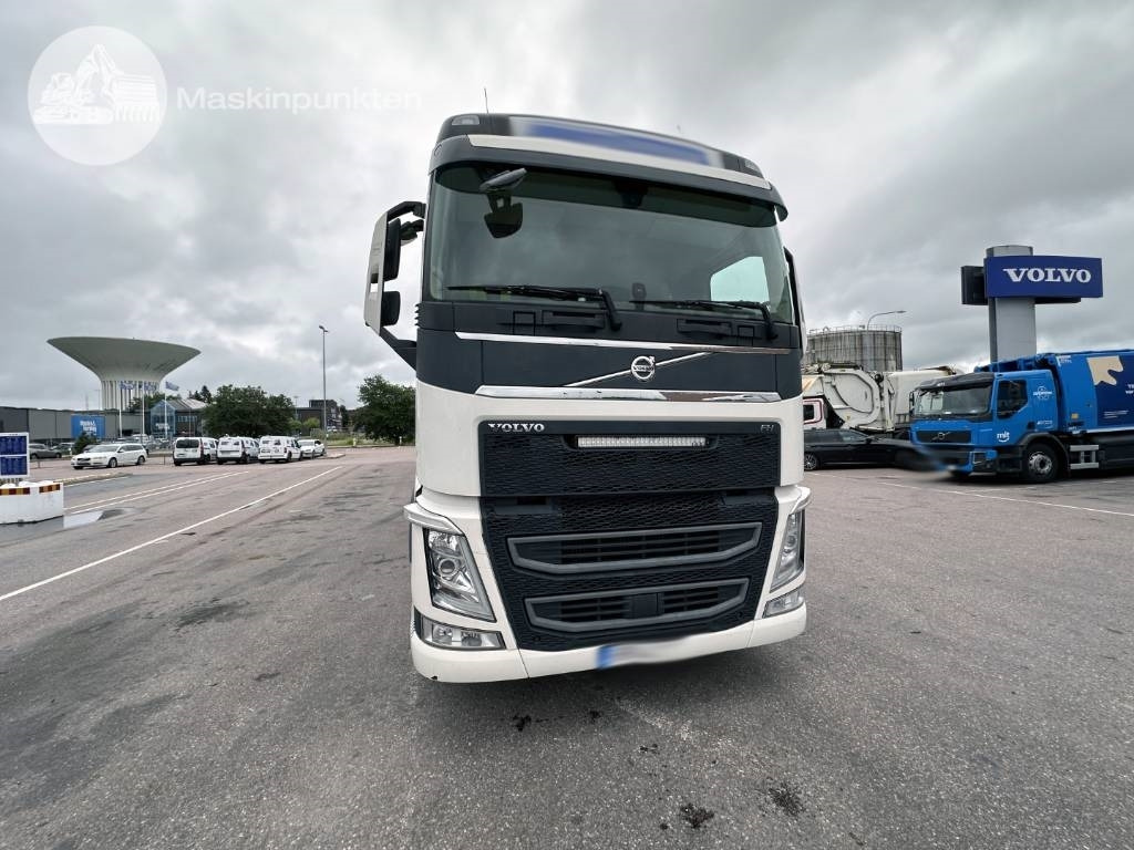 Volvo FH 500 EKIPAGE - Hákový nosič kontejnerů: obrázek 2 Volvo FH 500 EKIPAGE - Hákový nosič kontejnerů: obrázek 2