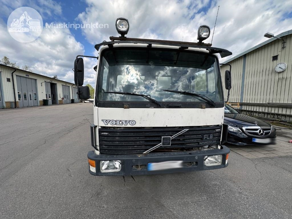 Volvo FL 610 Verkstadsinredd - Skříňový nákladní auto: obrázek 2 Volvo FL 610 Verkstadsinredd - Skříňový nákladní auto: obrázek 2
