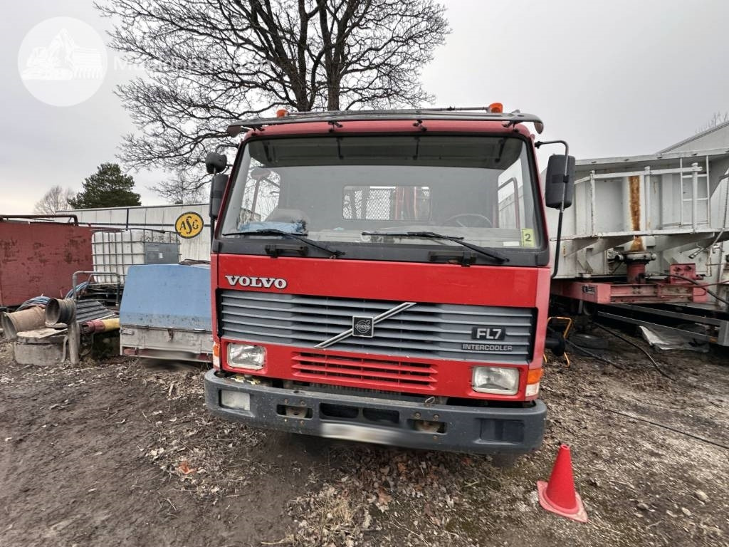 Volvo FL7 - Auto s hydraulickou rukou: obrázek 3 Volvo FL7 - Auto s hydraulickou rukou: obrázek 3