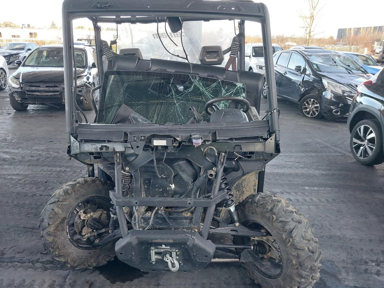 CAN-AM DEFENDER MD10 1000 XT - Čtyřkolka: obrázek 2 CAN-AM DEFENDER MD10 1000 XT - Čtyřkolka: obrázek 2