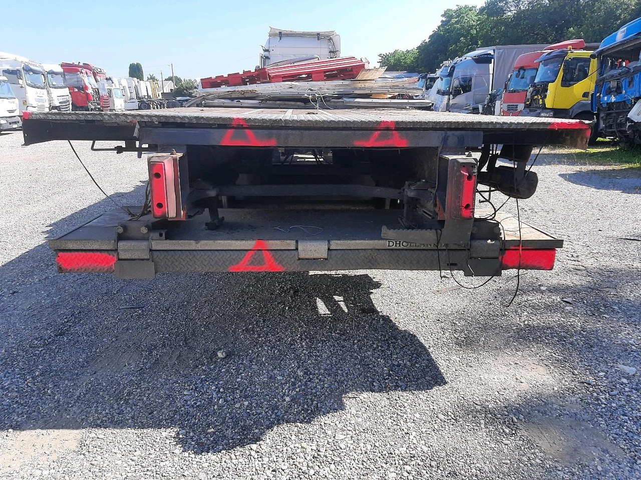 FRUEHAUF 3 ESSIEUX R580 - Návěs valník/ Plato: obrázek 5 FRUEHAUF 3 ESSIEUX R580 - Návěs valník/ Plato: obrázek 5