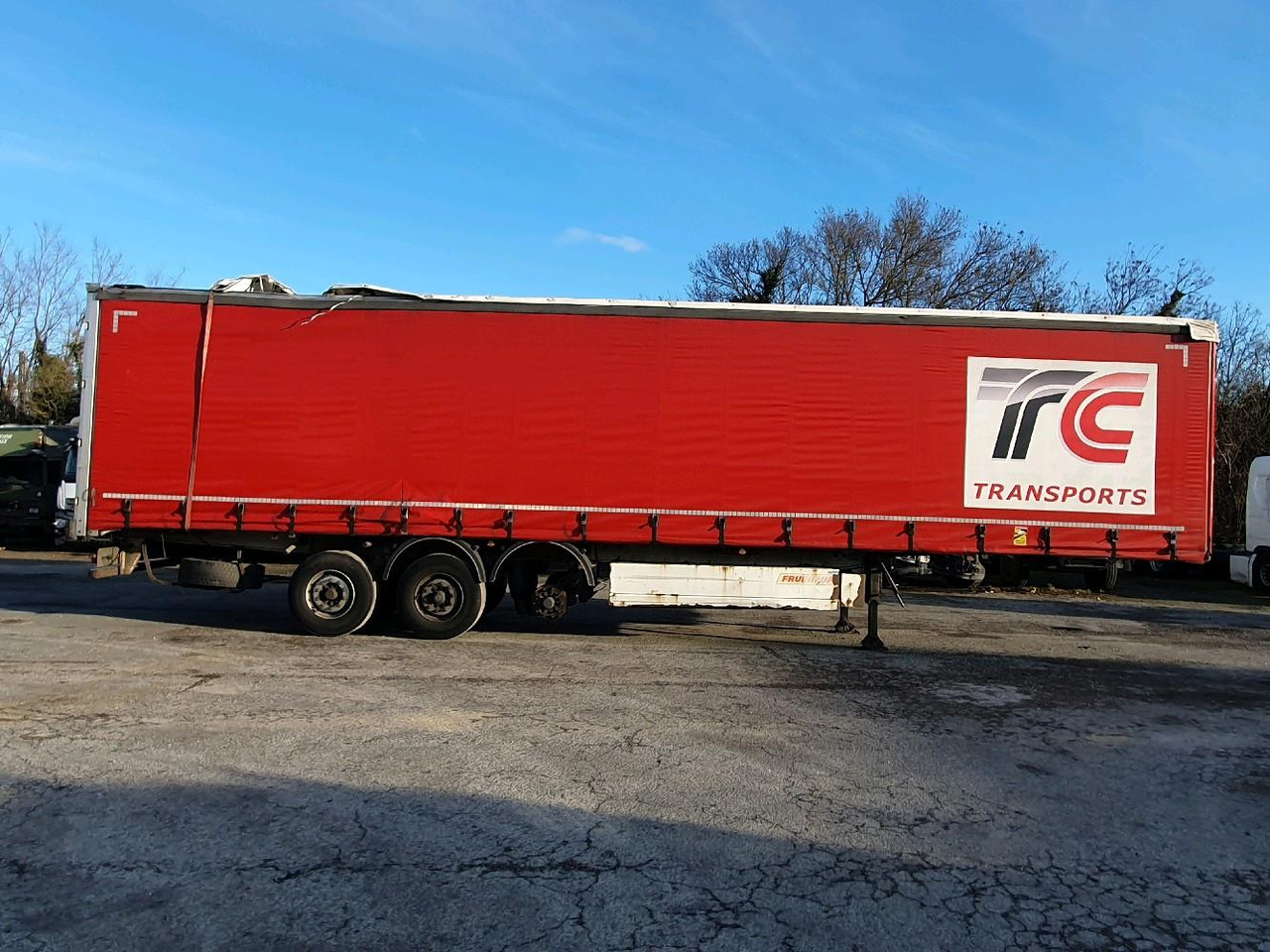 FRUEHAUF SEMI SAVOYARDE FST4FC - Plachtový návěs: obrázek 3 FRUEHAUF SEMI SAVOYARDE FST4FC - Plachtový návěs: obrázek 3