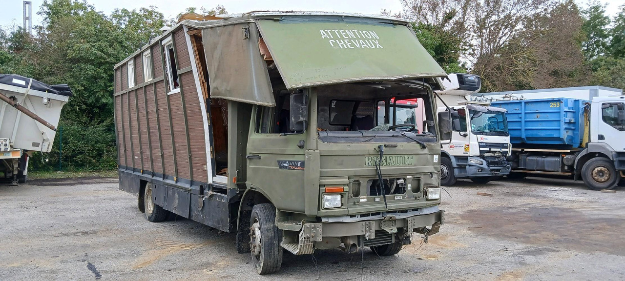 RENAULT M180 PORTEUR BETAILLERE - Auto na přepravu koní: obrázek 1 RENAULT M180 PORTEUR BETAILLERE - Auto na přepravu koní: obrázek 1