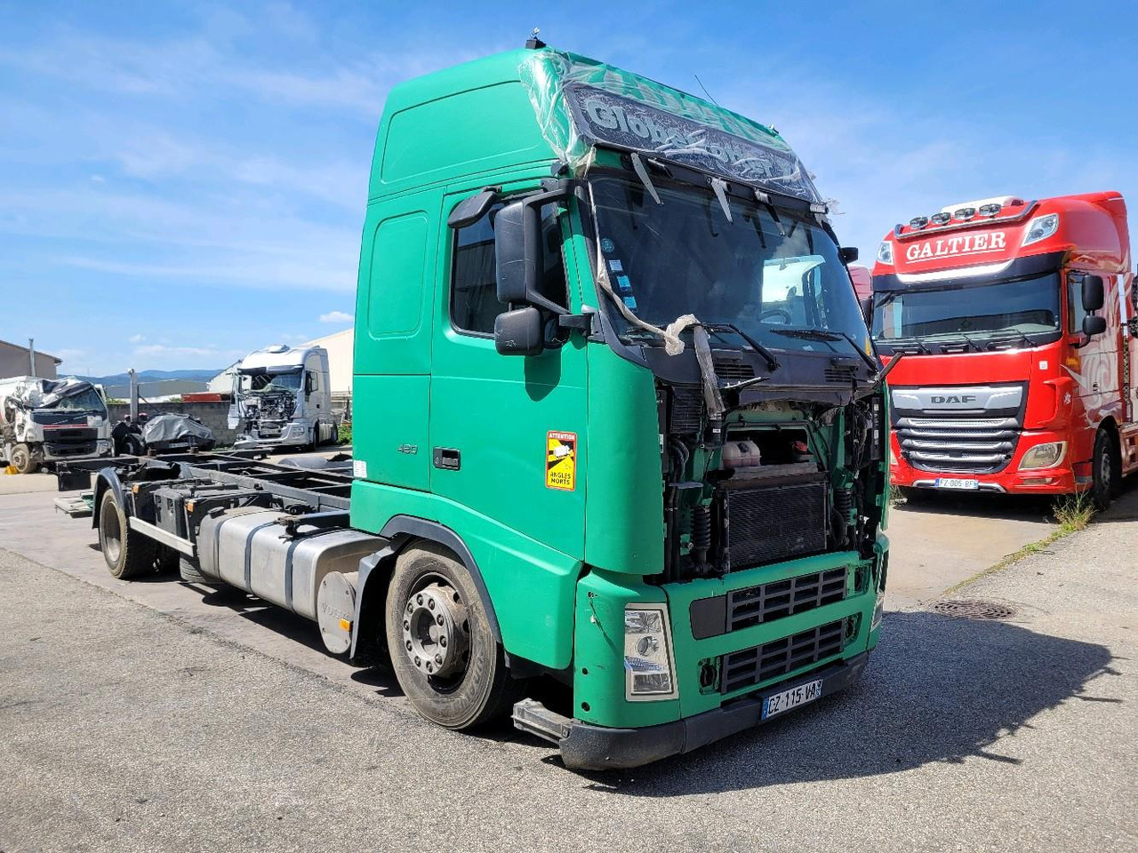 VOLVO FH12 420 GLOBETROTTER - Kontejnérový podvozek/ Výměnná nástavba: obrázek 1 VOLVO FH12 420 GLOBETROTTER - Kontejnérový podvozek/ Výměnná nástavba: obrázek 1