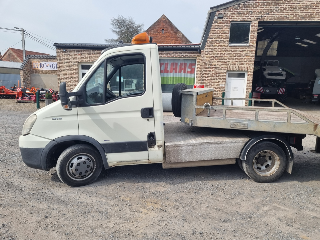 IVECO DAILY 35C18 - Mini tahač: obrázek 1 IVECO DAILY 35C18 - Mini tahač: obrázek 1