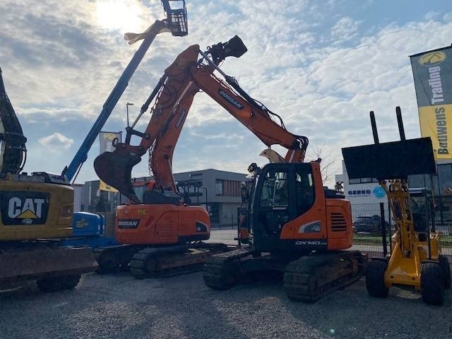 Pásové rýpadlo Doosan DX140 LCR-5: obrázek 15
