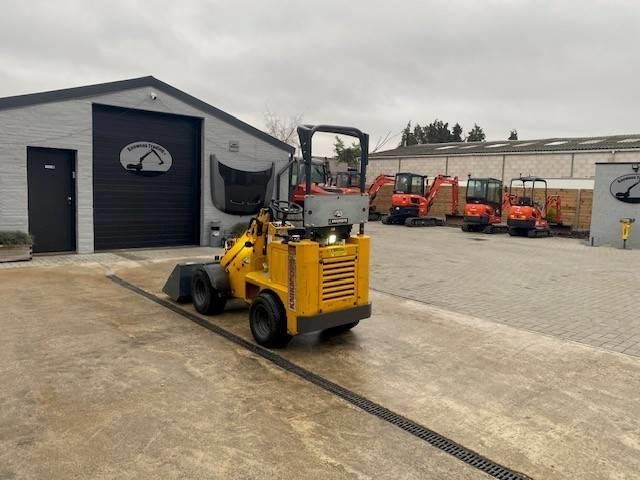 Knikmops KM 100 - Kolový nakladač: obrázek 5 Knikmops KM 100 - Kolový nakladač: obrázek 5