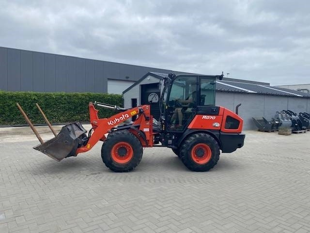 Kubota R 070 - Kolový nakladač: obrázek 2 Kubota R 070 - Kolový nakladač: obrázek 2