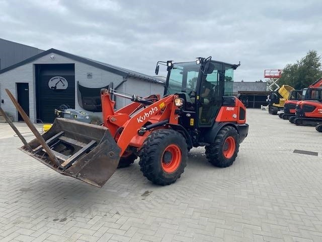 Kubota R 070 - Kolový nakladač: obrázek 4 Kubota R 070 - Kolový nakladač: obrázek 4
