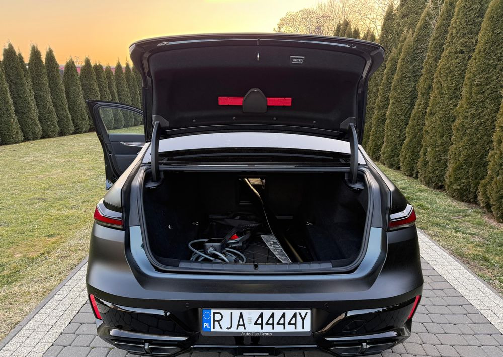 Sedan BMW Seria 7: obrázek 8