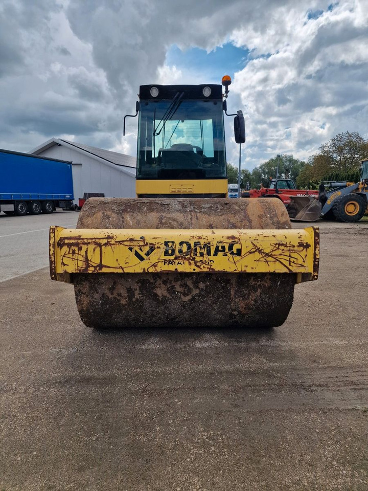 BOMAG Bw 213 DH-4 - Kompaktor: obrázek 3 BOMAG Bw 213 DH-4 - Kompaktor: obrázek 3