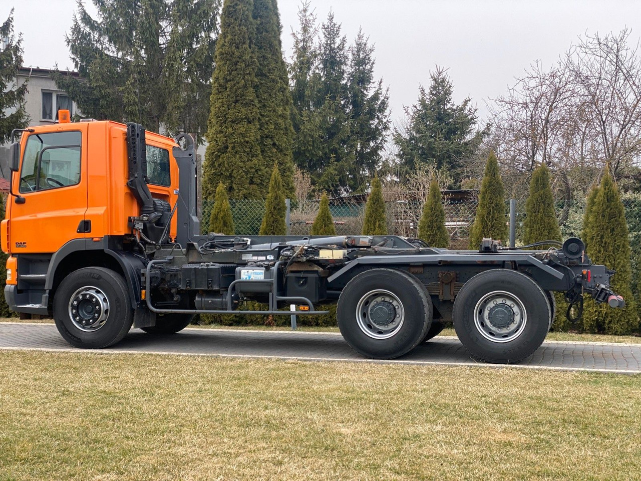 DAF CF 85.340 6X4 MANUAL GEARBOX - Hákový nosič kontejnerů: obrázek 5 DAF CF 85.340 6X4 MANUAL GEARBOX - Hákový nosič kontejnerů: obrázek 5
