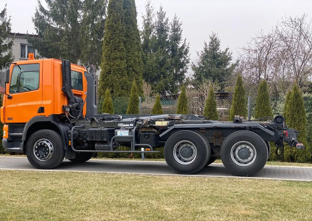 DAF CF 85.340 6X4 MANUAL - Hákový nosič kontejnerů: obrázek 5 DAF CF 85.340 6X4 MANUAL - Hákový nosič kontejnerů: obrázek 5