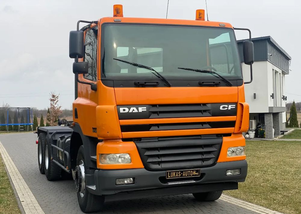 DAF CF 85.340 6X4 MANUAL - Hákový nosič kontejnerů: obrázek 1 DAF CF 85.340 6X4 MANUAL - Hákový nosič kontejnerů: obrázek 1