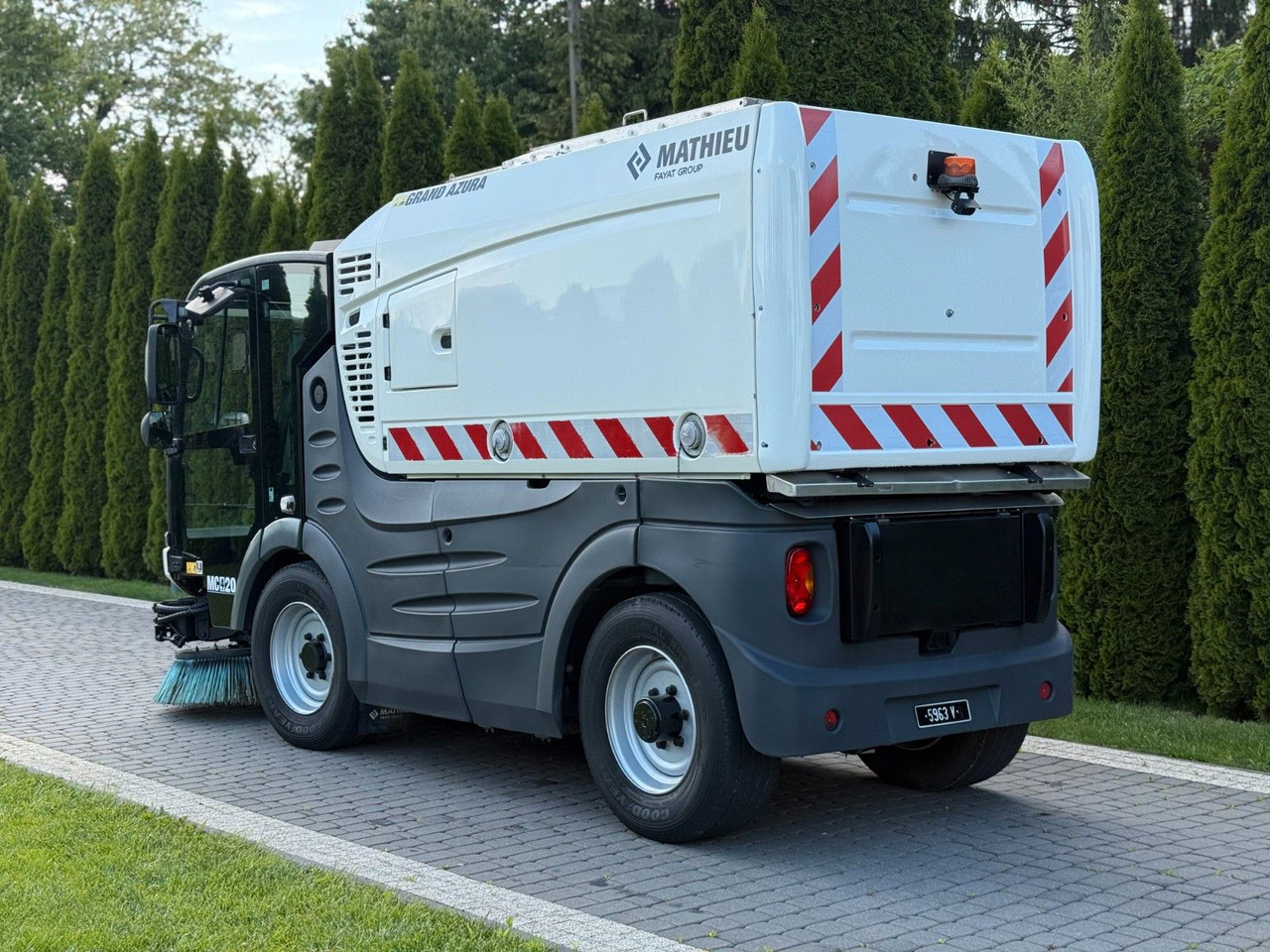 MATHIEU GRAND AZURA MC420 SWEEPER - Zametací vůz: obrázek 4 MATHIEU GRAND AZURA MC420 SWEEPER - Zametací vůz: obrázek 4