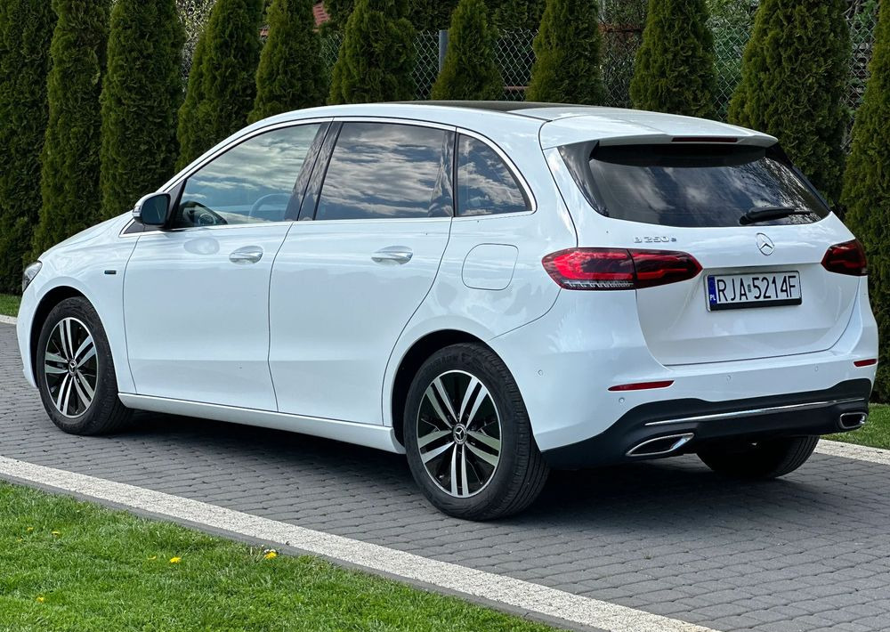 Mercedes-Benz Klasa B - Sedan: obrázek 5 Mercedes-Benz Klasa B - Sedan: obrázek 5