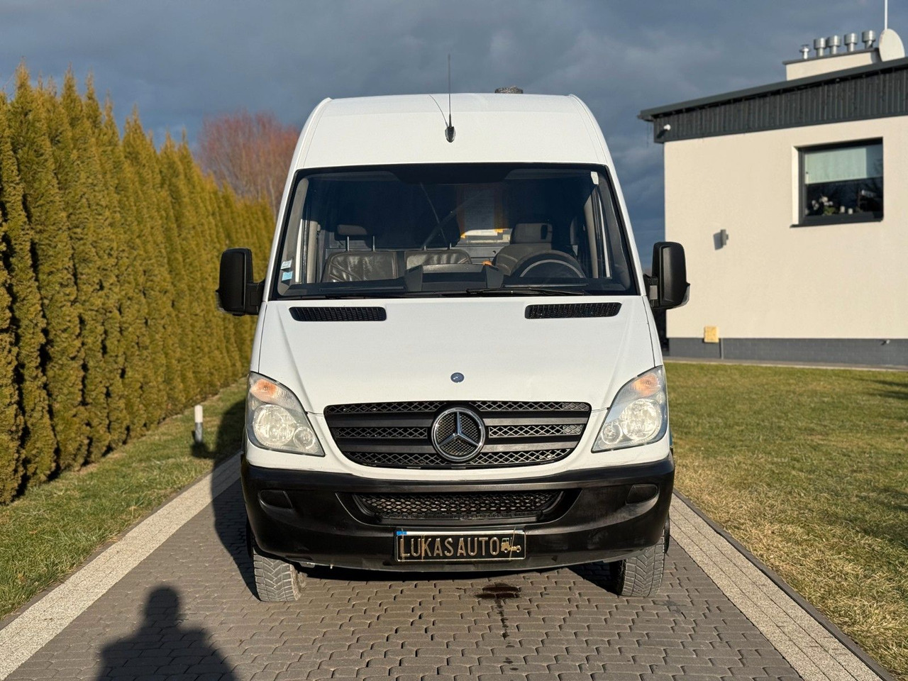 Mercedes-Benz SPRINTER 516 3,5 T FURGON - Furgon: obrázek 2 Mercedes-Benz SPRINTER 516 3,5 T FURGON - Furgon: obrázek 2