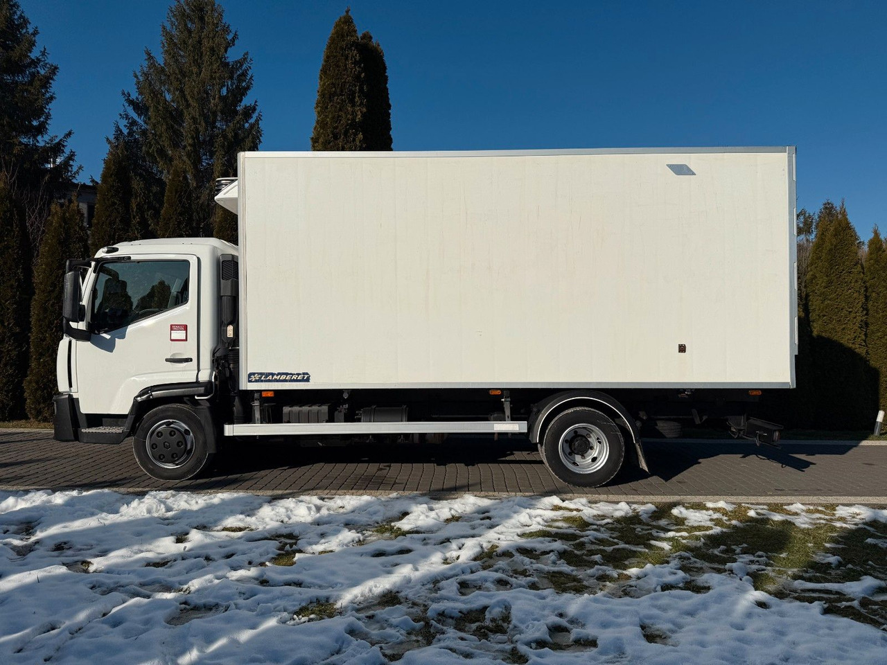 Renault D7.5 MANUAL LAMBERET CARRIER XARIOS 350 - Chladírenský nákladní automobil: obrázek 4 Renault D7.5 MANUAL LAMBERET CARRIER XARIOS 350 - Chladírenský nákladní automobil: obrázek 4