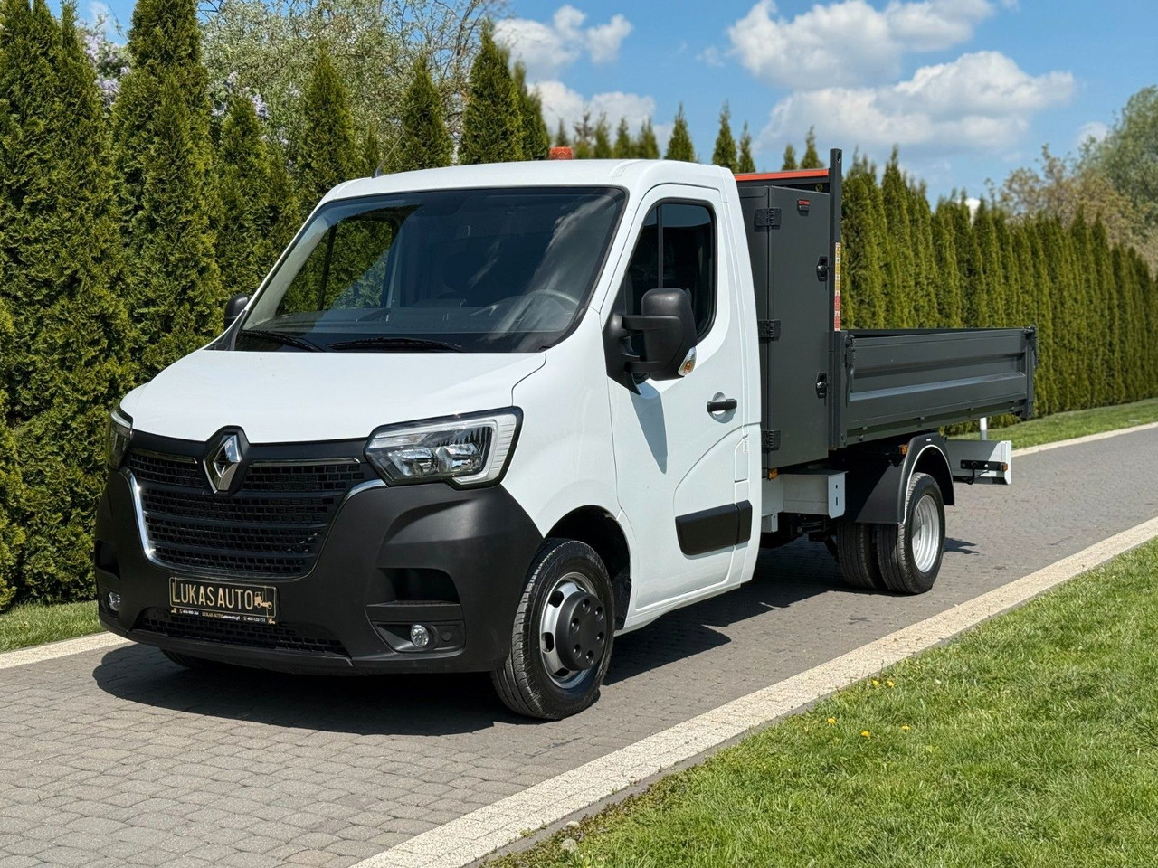 Renault MASTER TIPPER 3 SEATS LOW KMS - Dodávka sklápěč: obrázek 1 Renault MASTER TIPPER 3 SEATS LOW KMS - Dodávka sklápěč: obrázek 1