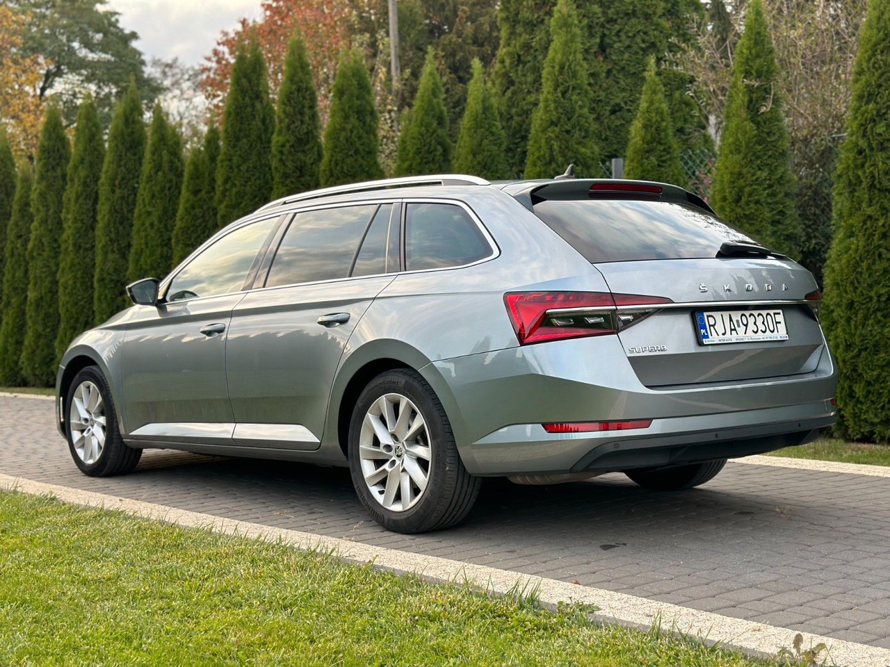 Skoda Superb 2.0 TDI SCR 147kW DSG STYLE COMBI - Osobní auto: obrázek 5 Skoda Superb 2.0 TDI SCR 147kW DSG STYLE COMBI - Osobní auto: obrázek 5
