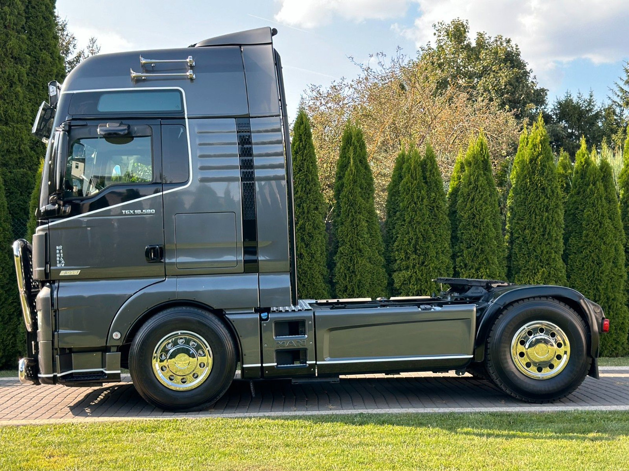 MAN TGX 18.580 D38 XXL RETARDER - Tahač: obrázek 4 MAN TGX 18.580 D38 XXL RETARDER - Tahač: obrázek 4