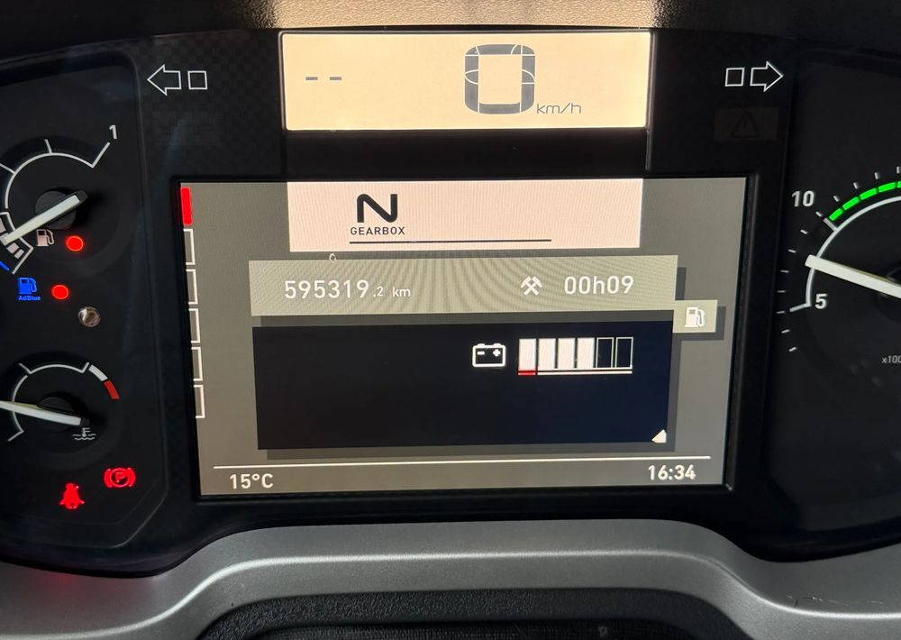 Tahač Renault T 460 VIN KD: obrázek 12