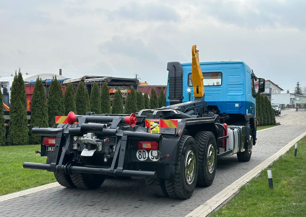 Volvo FM 400 HAKOWIEC 6X4 - Hákový nosič kontejnerů: obrázek 5 Volvo FM 400 HAKOWIEC 6X4 - Hákový nosič kontejnerů: obrázek 5