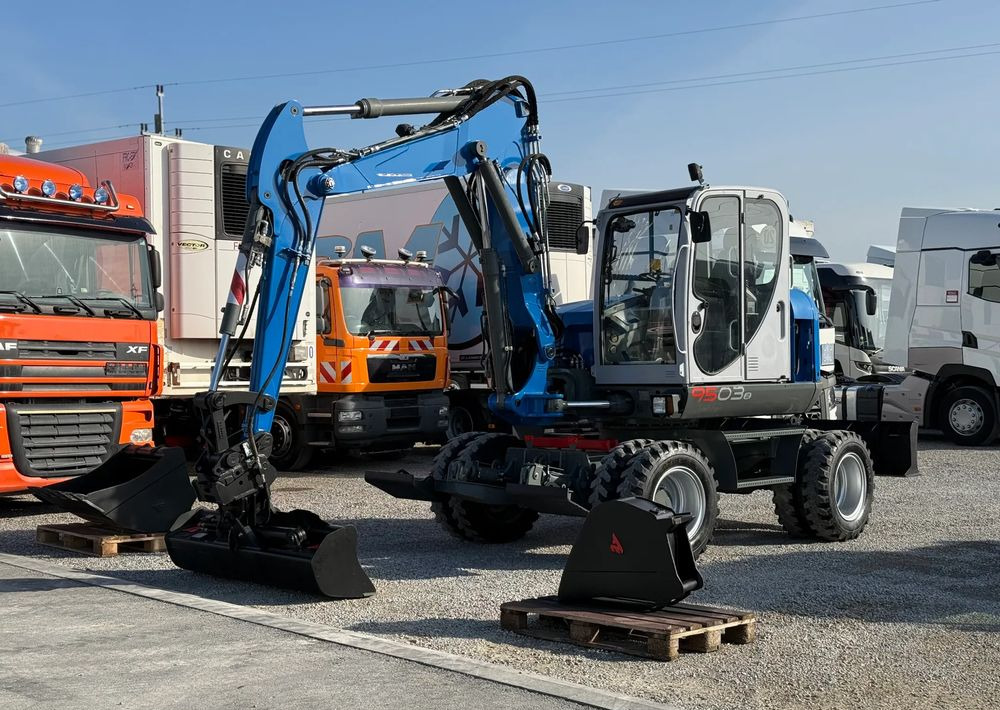 Wacker Neuson 9503-2 TRZY ŁYŻKI - Kolesové rýpadlo: obrázek 1 Wacker Neuson 9503-2 TRZY ŁYŻKI - Kolesové rýpadlo: obrázek 1