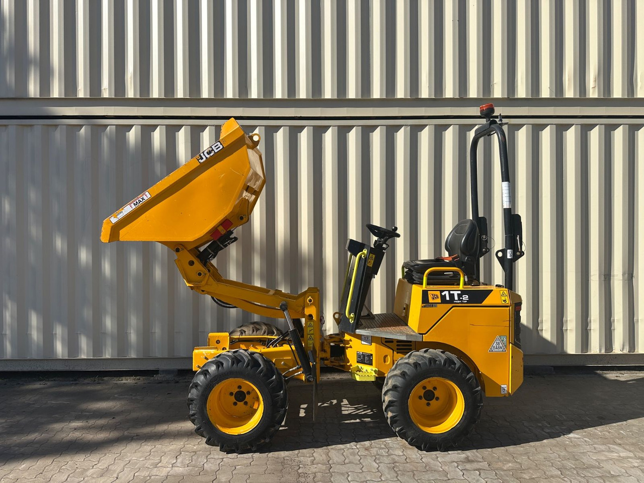 JCB 1T-2 High Tip Dumper, 440 Bh, 1.000 KG - Mini-sklápěčka: obrázek 1 JCB 1T-2 High Tip Dumper, 440 Bh, 1.000 KG - Mini-sklápěčka: obrázek 1