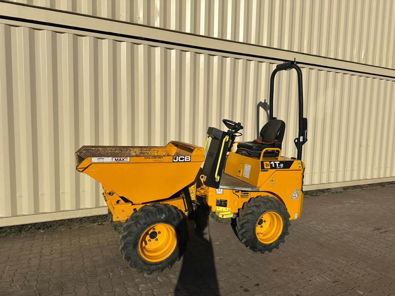 JCB 1T-2 High Tip Dumper, 598 Bh, 1.000 KG - Mini-sklápěčka: obrázek 1 JCB 1T-2 High Tip Dumper, 598 Bh, 1.000 KG - Mini-sklápěčka: obrázek 1