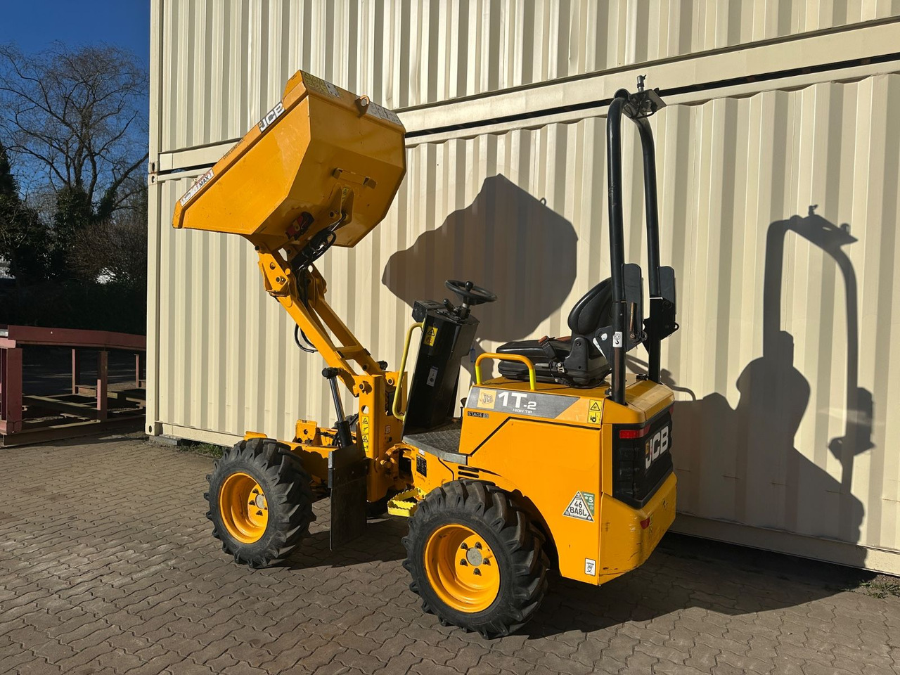 JCB 1T-2 High Tip Dumper, 632 Bh, 1.000 KG - Mini-sklápěčka: obrázek 3 JCB 1T-2 High Tip Dumper, 632 Bh, 1.000 KG - Mini-sklápěčka: obrázek 3