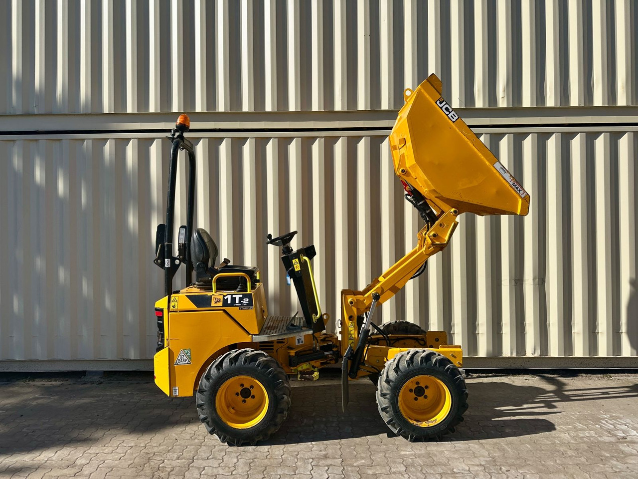 JCB 1T-2 High Tip Dumper, 674 Bh, 1.000 KG - Mini-sklápěčka: obrázek 5 JCB 1T-2 High Tip Dumper, 674 Bh, 1.000 KG - Mini-sklápěčka: obrázek 5