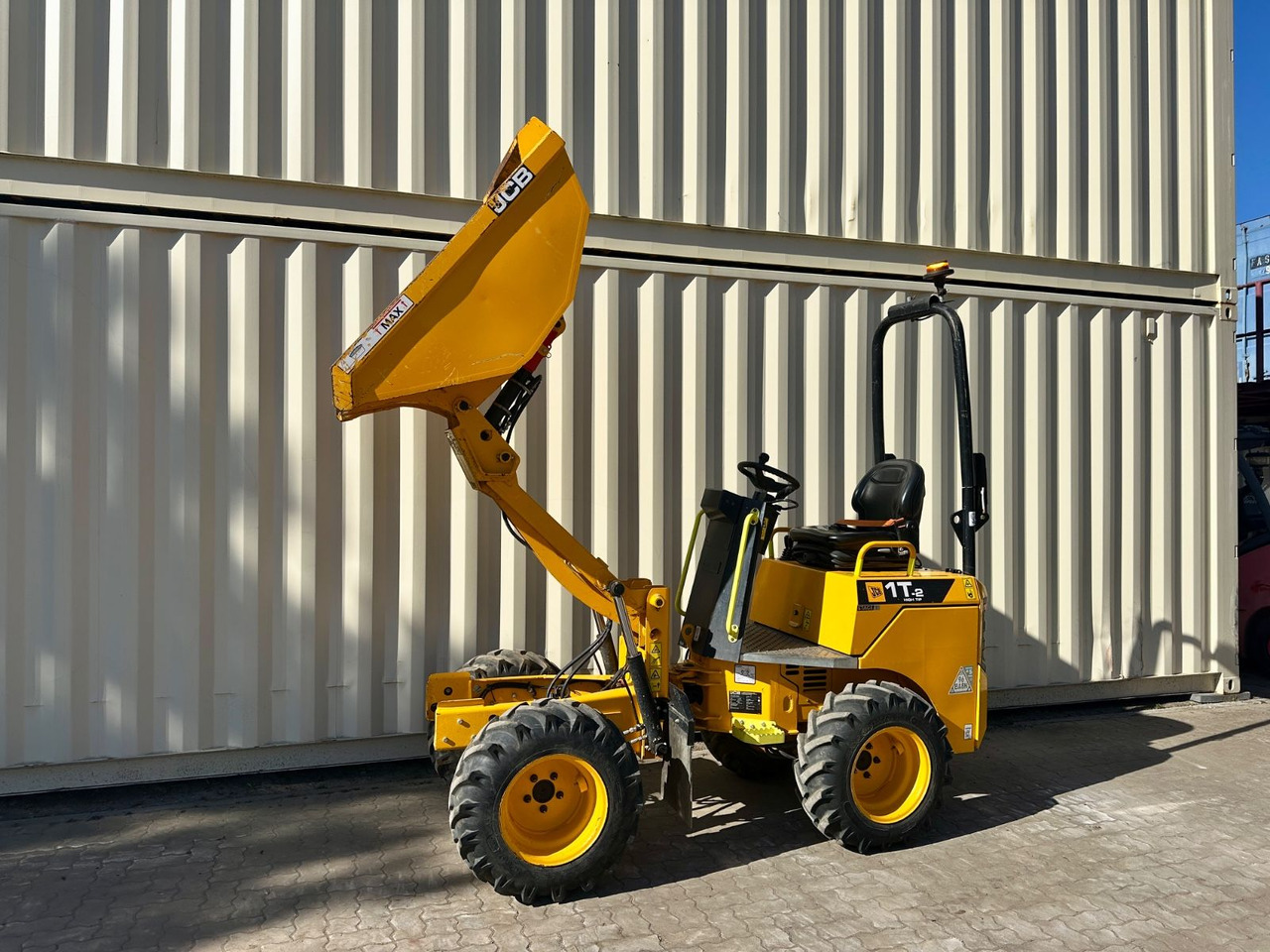 JCB 1T-2 High Tip Dumper, 676 Bh, 1.000 KG - Mini-sklápěčka: obrázek 3 JCB 1T-2 High Tip Dumper, 676 Bh, 1.000 KG - Mini-sklápěčka: obrázek 3