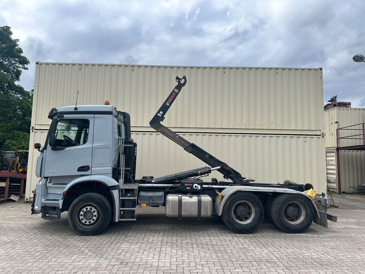 Mercedes-Benz Arocs 2643/Hiab M. /1. Hd /R.St. 3.90m/265.773KM - Hákový nosič kontejnerů: obrázek 2 Mercedes-Benz Arocs 2643/Hiab M. /1. Hd /R.St. 3.90m/265.773KM - Hákový nosič kontejnerů: obrázek 2