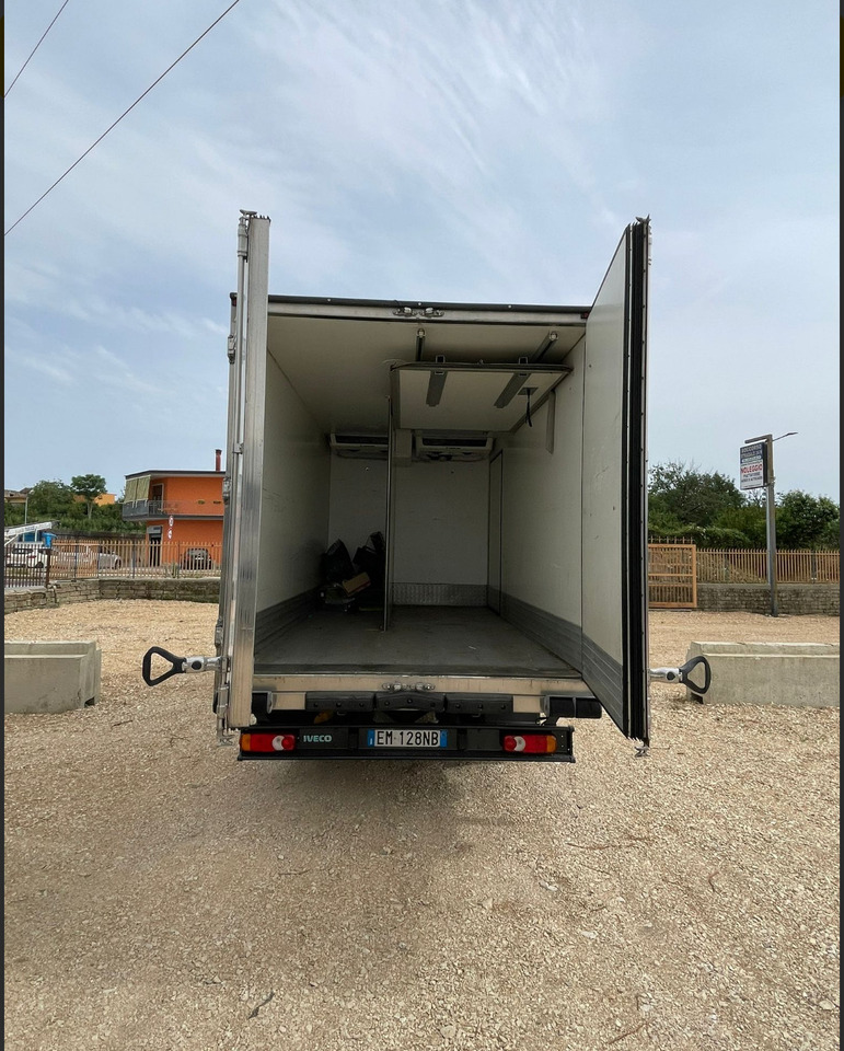 IVECO EUROCARGO 75E18 - Chladírenský nákladní automobil: obrázek 3 IVECO EUROCARGO 75E18 - Chladírenský nákladní automobil: obrázek 3