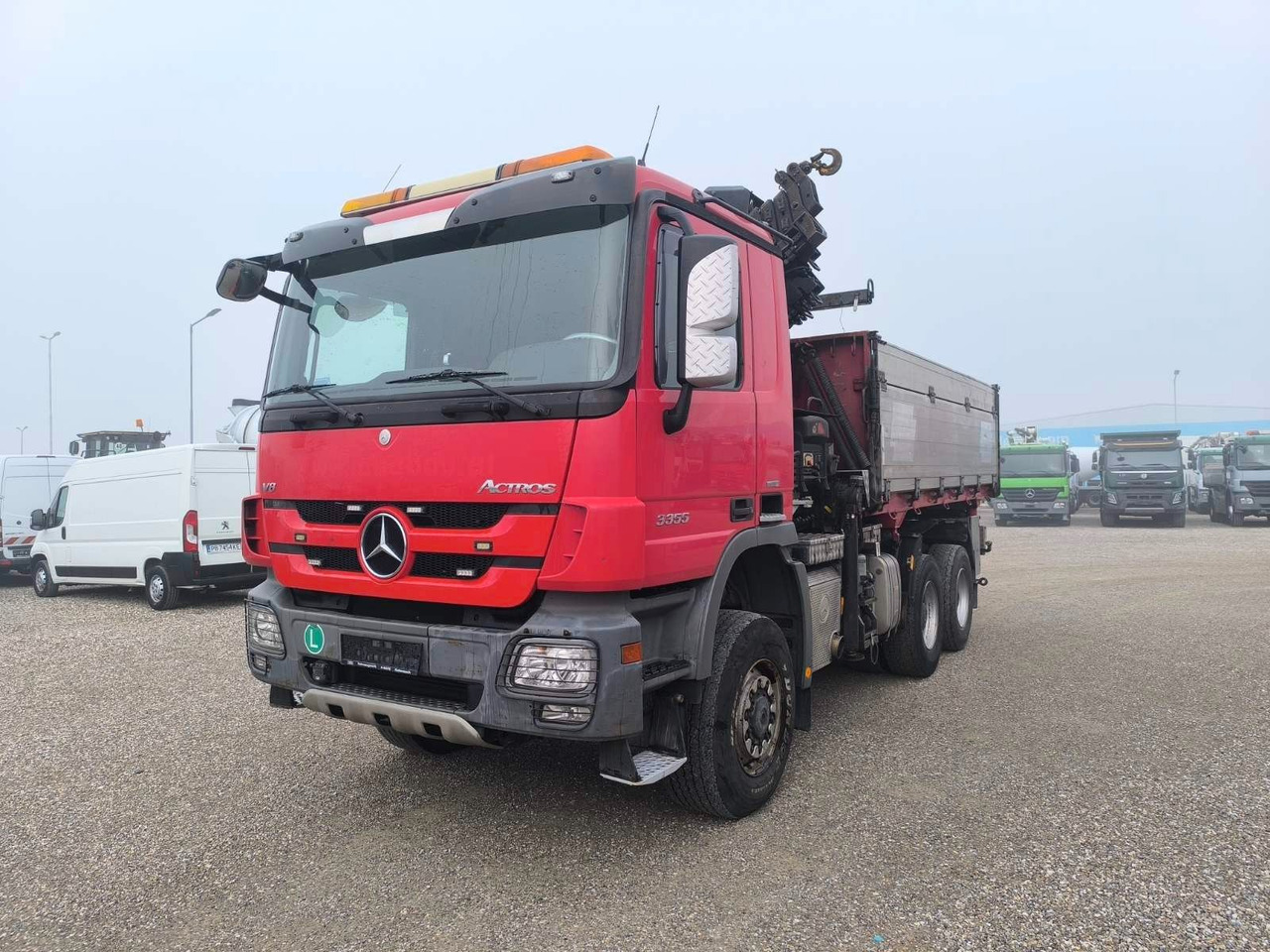 Mercedes-Benz ACTROS 3355 V8 6X6 HIAB 211 EP-5 HIPRO - Sklápěč, Auto s hydraulickou rukou: obrázek 3 Mercedes-Benz ACTROS 3355 V8 6X6 HIAB 211 EP-5 HIPRO - Sklápěč, Auto s hydraulickou rukou: obrázek 3