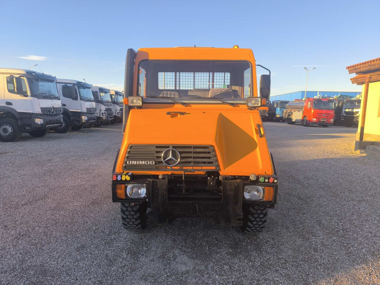 UNIMOG U90 - Sklápěč: obrázek 2 UNIMOG U90 - Sklápěč: obrázek 2