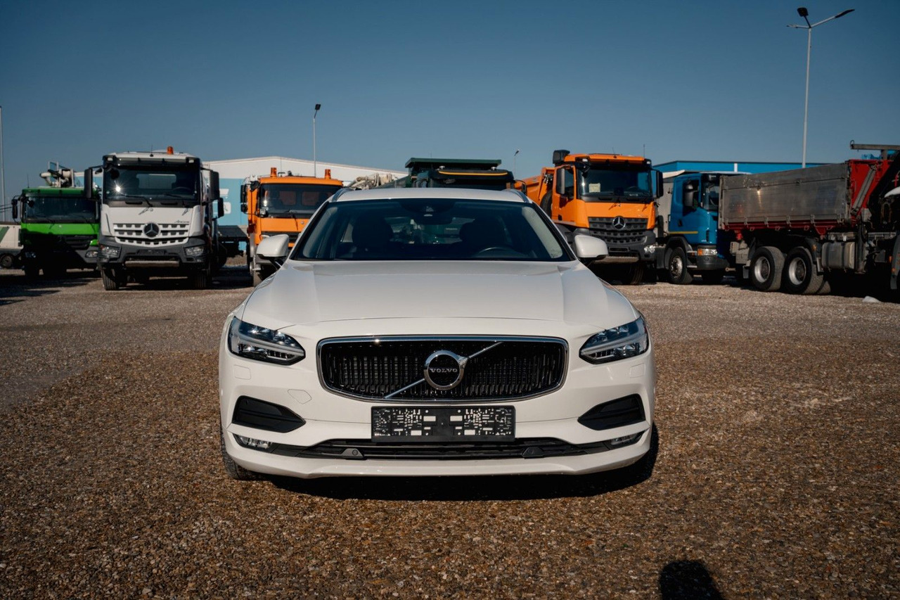 Volvo V90 D4 Momentum 2.0D - Osobní auto: obrázek 3 Volvo V90 D4 Momentum 2.0D - Osobní auto: obrázek 3