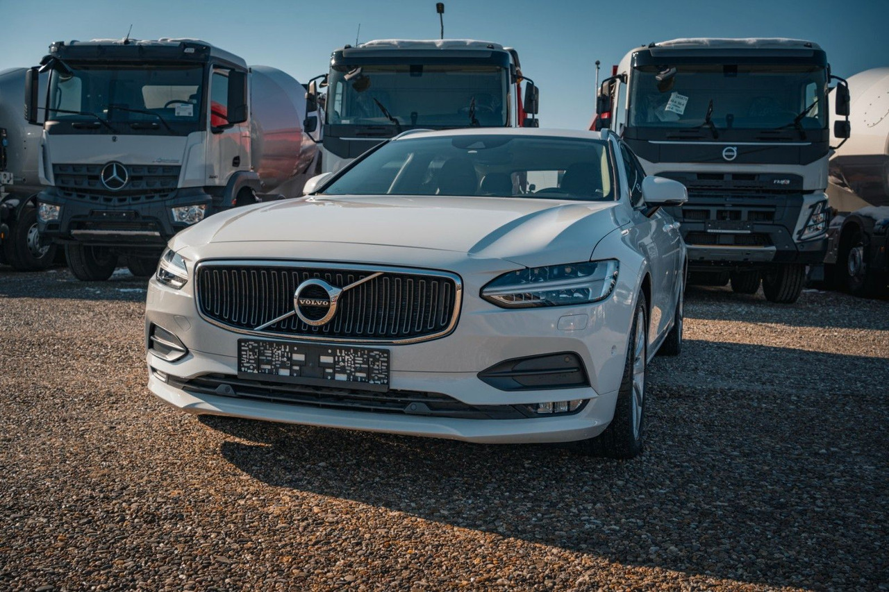 Volvo V90 D4 Momentum 2.0D - Osobní auto: obrázek 2 Volvo V90 D4 Momentum 2.0D - Osobní auto: obrázek 2