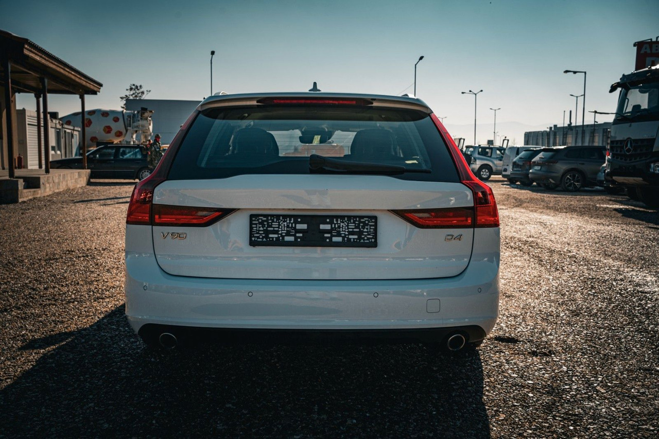 Volvo V90 D4 Momentum 2.0D - Osobní auto: obrázek 5 Volvo V90 D4 Momentum 2.0D - Osobní auto: obrázek 5
