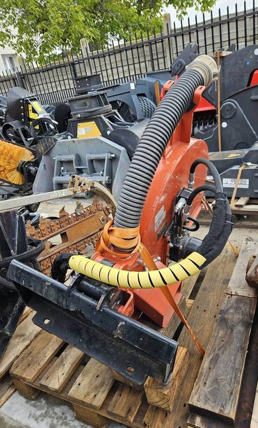 Ditch Witch MT9 MicroTrench piła pod światłowód do cięcia asfaltu/betonu - Betonářská technika: obrázek 4 Ditch Witch MT9 MicroTrench piła pod światłowód do cięcia asfaltu/betonu - Betonářská technika: obrázek 4