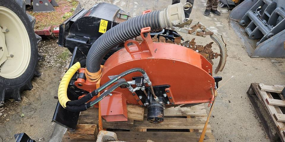 Ditch Witch MT9 MicroTrench piła pod światłowód do cięcia asfaltu/betonu - Betonářská technika: obrázek 3 Ditch Witch MT9 MicroTrench piła pod światłowód do cięcia asfaltu/betonu - Betonářská technika: obrázek 3