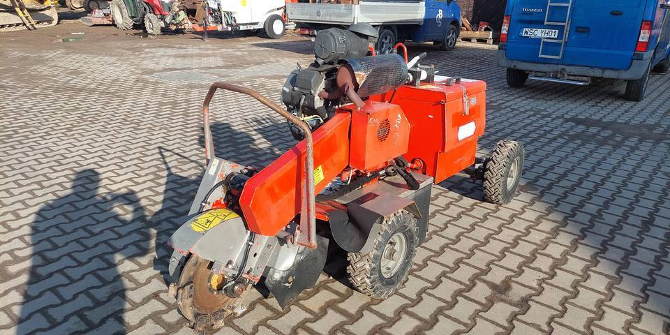 Frezarka do pni Vermeer SC252 - Fréza na pařezy: obrázek 2 Frezarka do pni Vermeer SC252 - Fréza na pařezy: obrázek 2