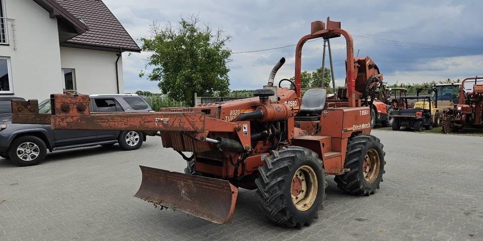 Pługoukładacz wibropług Ditch Witch 8020 Turbo układanie kabli światłowód - Stavební technika: obrázek 2 Pługoukładacz wibropług Ditch Witch 8020 Turbo układanie kabli światłowód - Stavební technika: obrázek 2