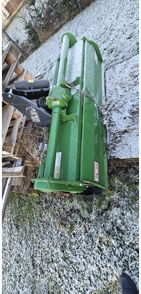 John Deere 4052R - Traktor: obrázek 2 John Deere 4052R - Traktor: obrázek 2