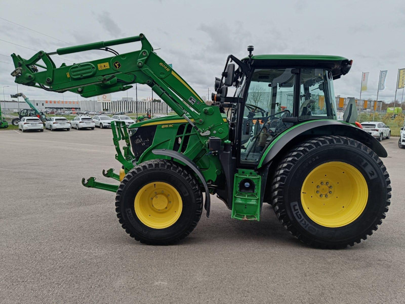 John Deere 6115 RC - Traktor: obrázek 4 John Deere 6115 RC - Traktor: obrázek 4